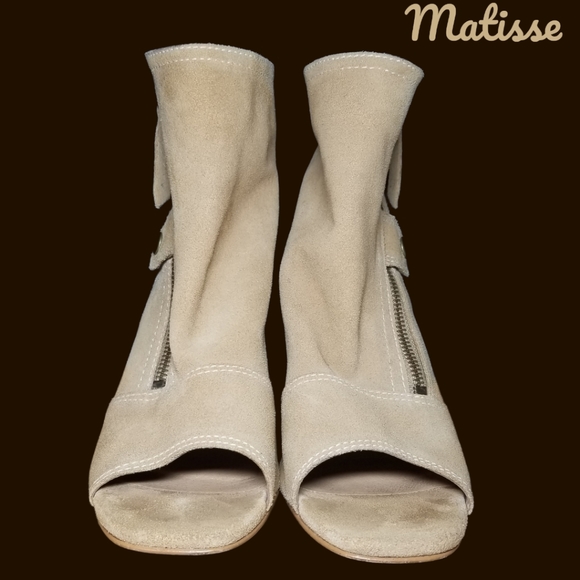 Matisse Lyon Open Toe Bootie Natural Suede - Picture 6 of 9